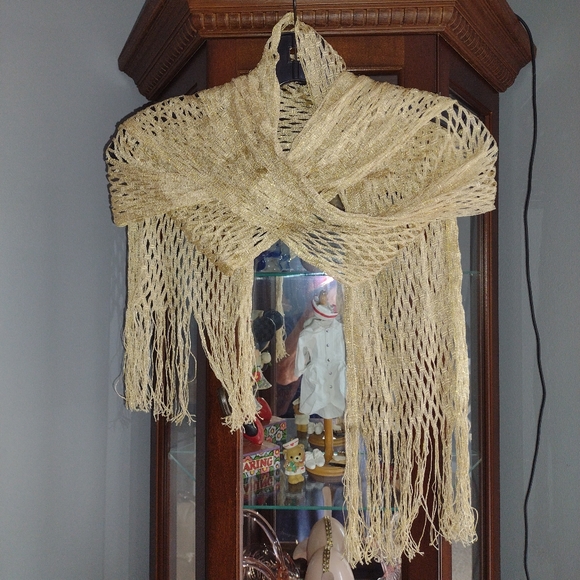 Vintage Metallic Gold Scarf - Picture 5 of 9